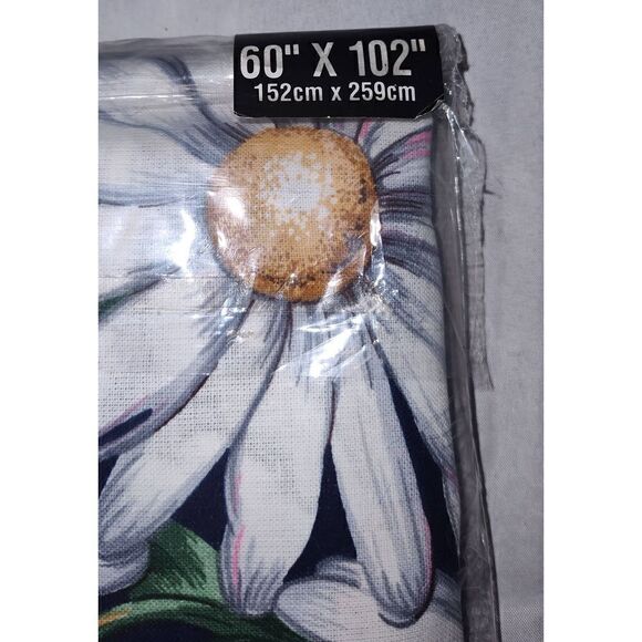 Vintage NOS TOBIN Dining-In Tablecloth Collection. 60" x 102". Daisies Floral Fl - Picture 3 of 3